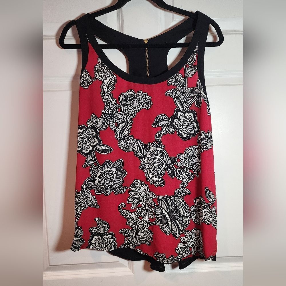 NWT Express Red Black White Floral Zip Back Sleeveless Blouse L